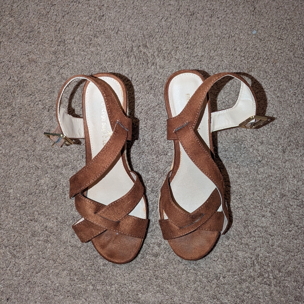 Beachy wedges